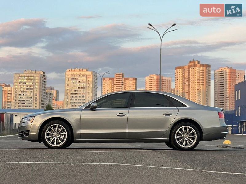 Седан Audi A8 2013 в Києві