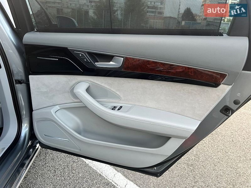 Седан Audi A8 2013 в Києві