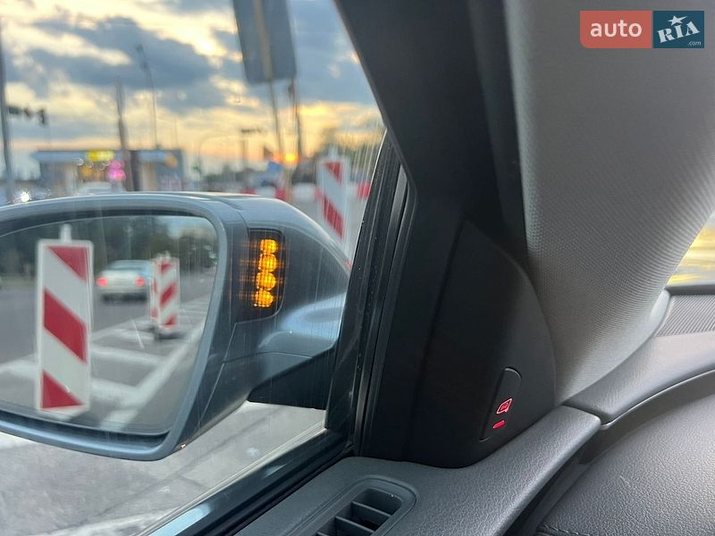 Седан Audi A8 2013 в Києві