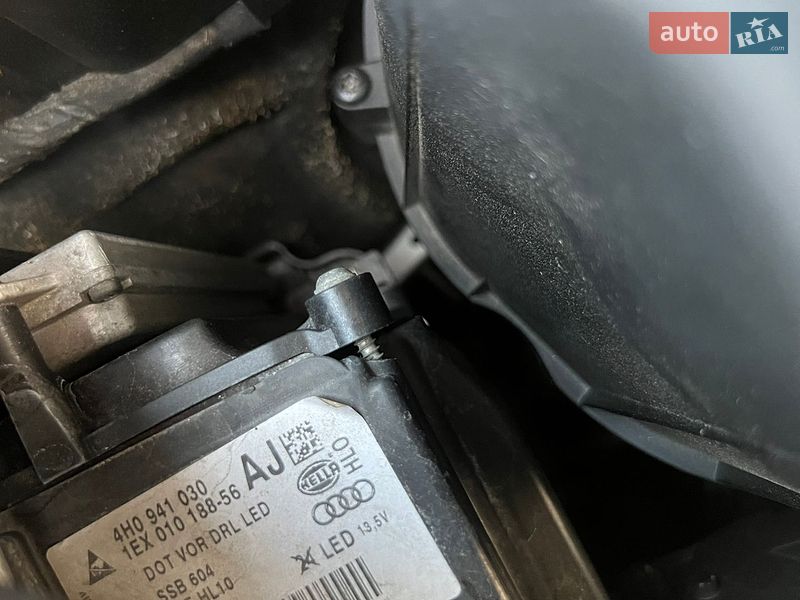 Седан Audi A8 2013 в Києві