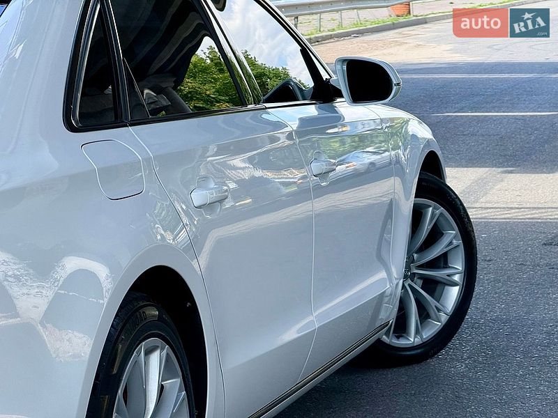 Седан Audi A8 2012 в Одессе