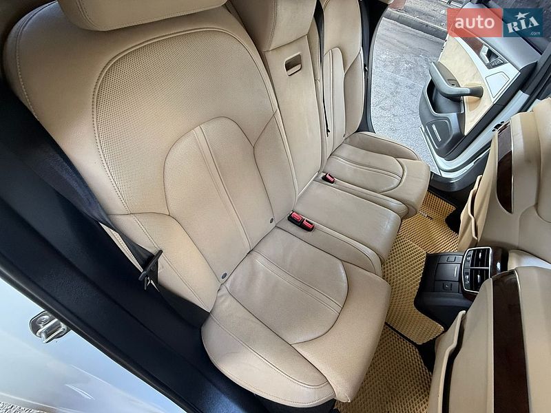 Седан Audi A8 2012 в Одессе
