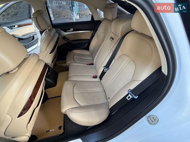 Седан Audi A8 2012 в Одессе