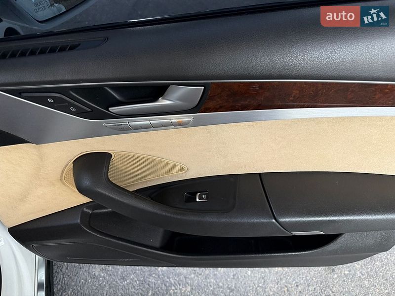 Седан Audi A8 2012 в Одессе