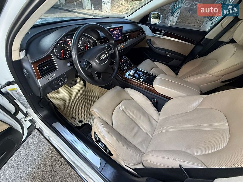 Седан Audi A8 2012 в Одессе
