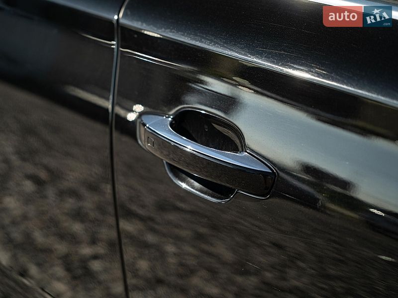 Седан Audi A8 2011 в Чернівцях