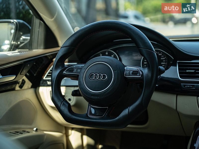 Седан Audi A8 2011 в Чернівцях