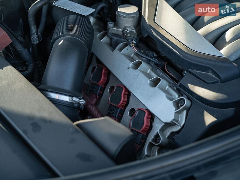 Седан Audi A8 2011 в Чернівцях