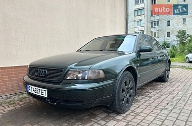 Седан Audi A8 1996 в Долині