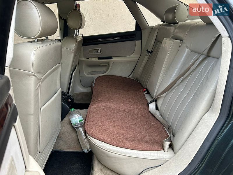 Седан Audi A8 1996 в Долині