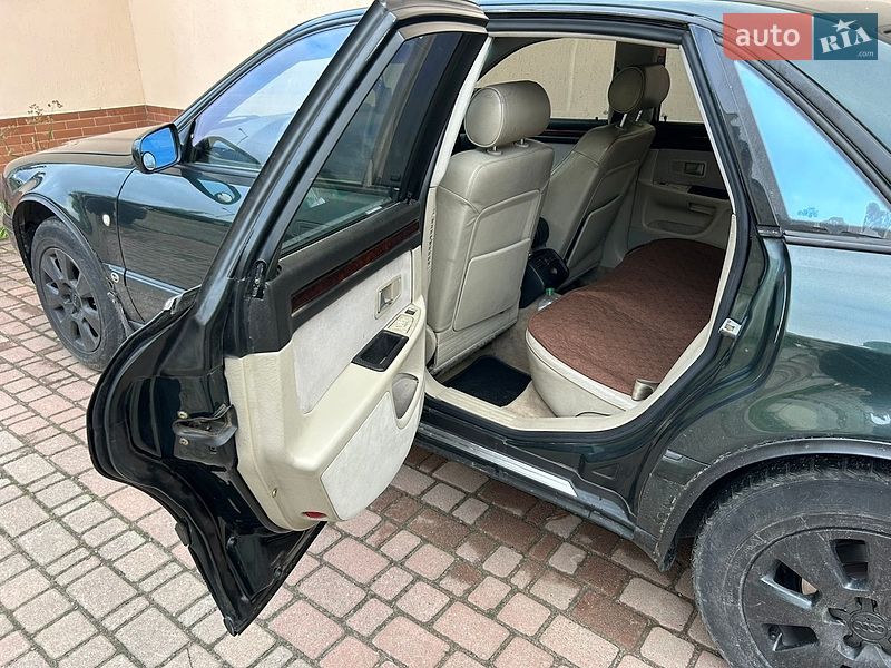 Седан Audi A8 1996 в Долині