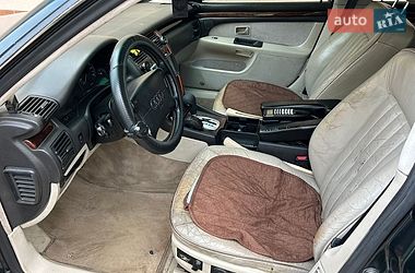 Седан Audi A8 1996 в Долині