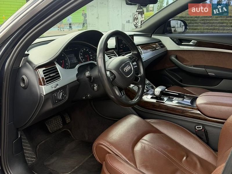 Седан Audi A8 2013 в Киеве