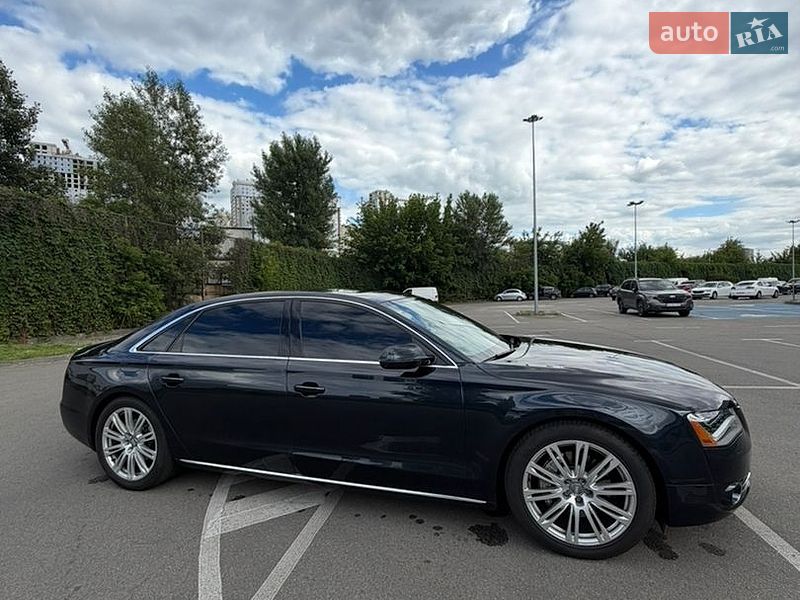 Седан Audi A8 2013 в Киеве