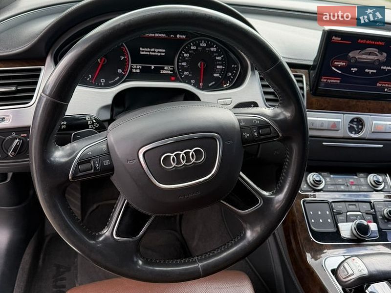 Седан Audi A8 2013 в Киеве
