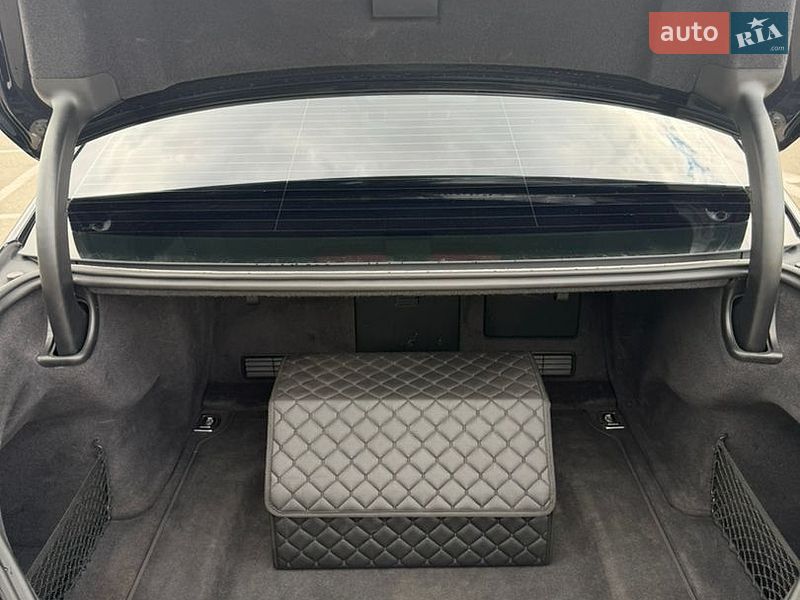 Седан Audi A8 2013 в Киеве