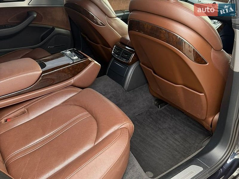 Седан Audi A8 2013 в Киеве