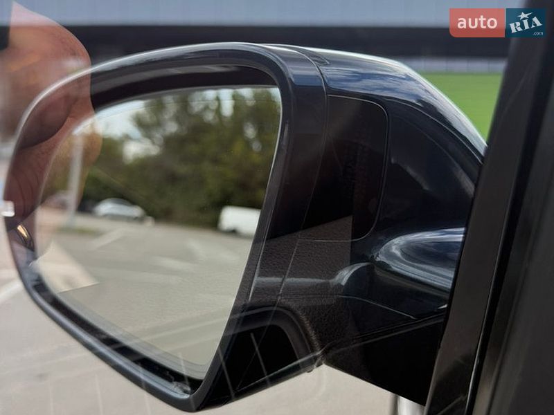 Седан Audi A8 2013 в Киеве