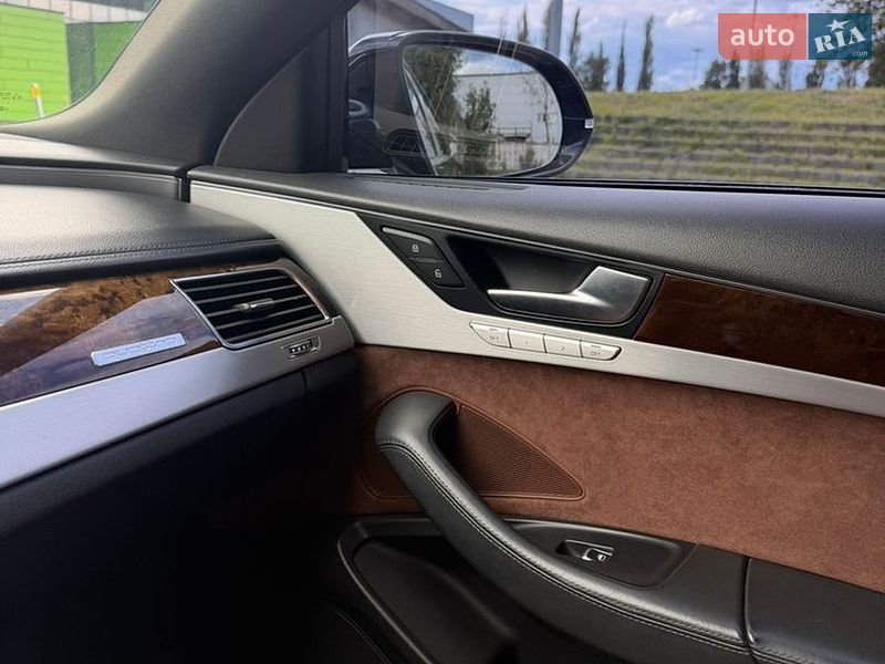 Седан Audi A8 2013 в Киеве