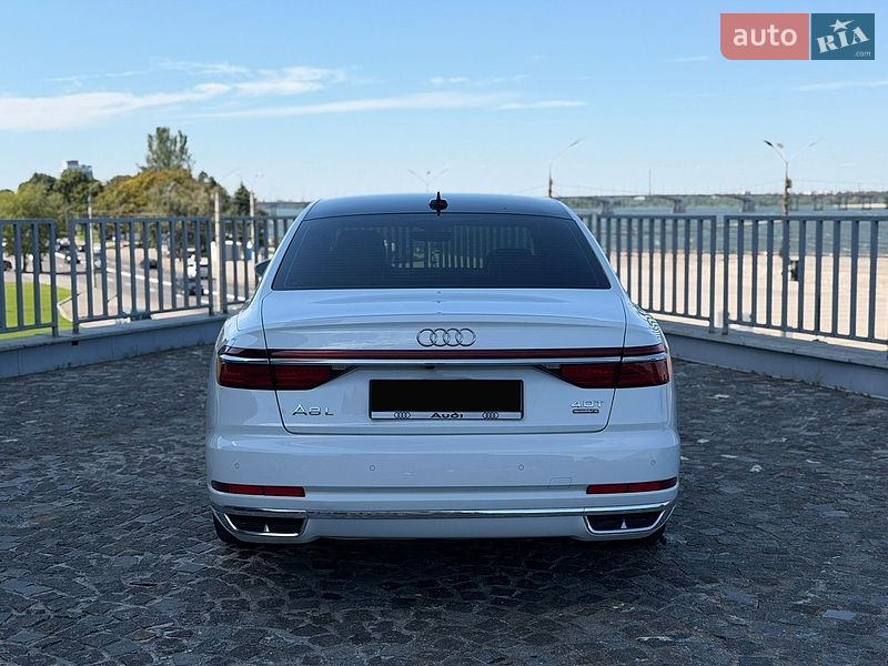 Седан Audi A8 2020 в Дніпрі