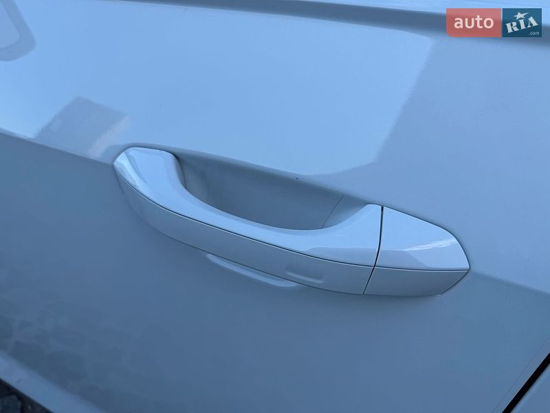 Седан Audi A8 2020 в Дніпрі
