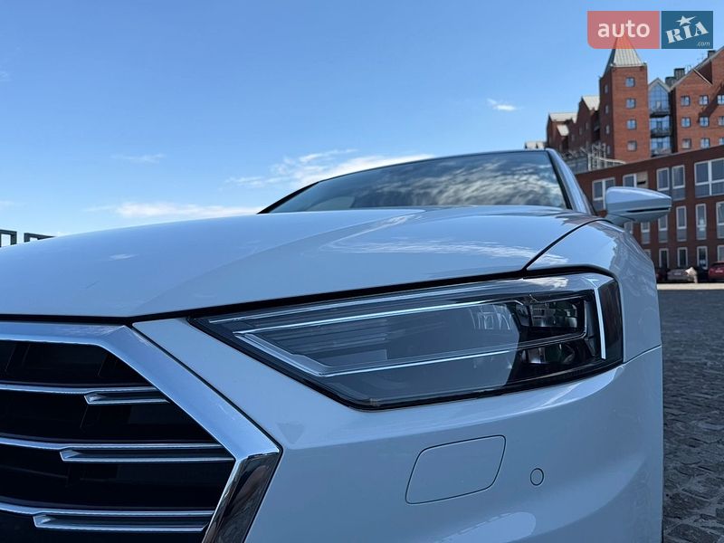 Седан Audi A8 2020 в Дніпрі