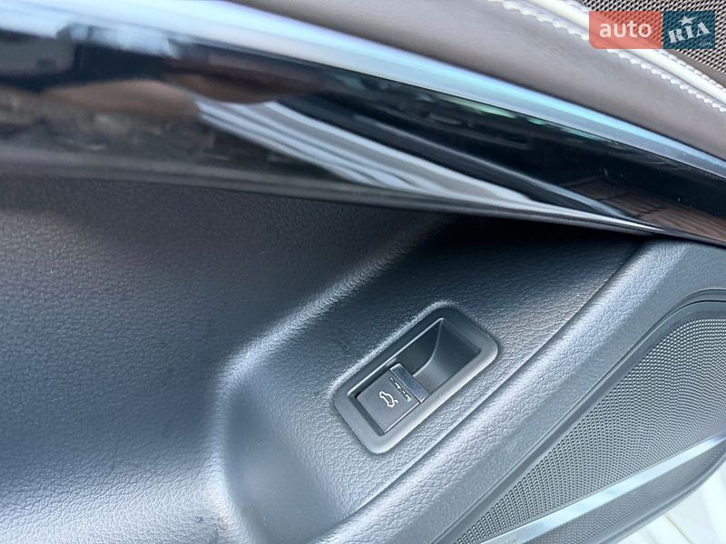 Седан Audi A8 2020 в Дніпрі