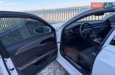 Седан Audi A8 2020 в Дніпрі