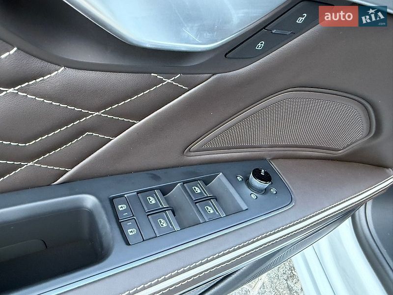 Седан Audi A8 2020 в Дніпрі