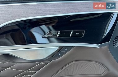 Седан Audi A8 2020 в Дніпрі