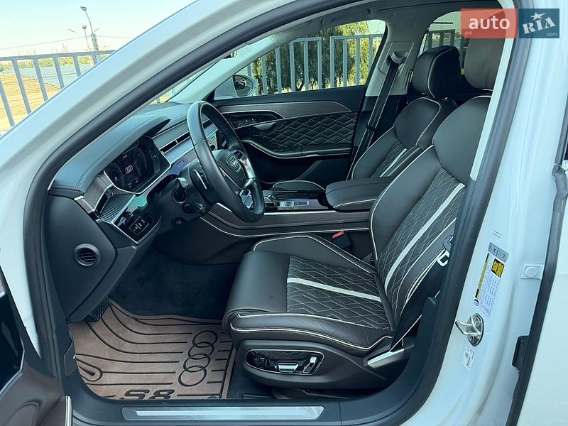 Седан Audi A8 2020 в Дніпрі