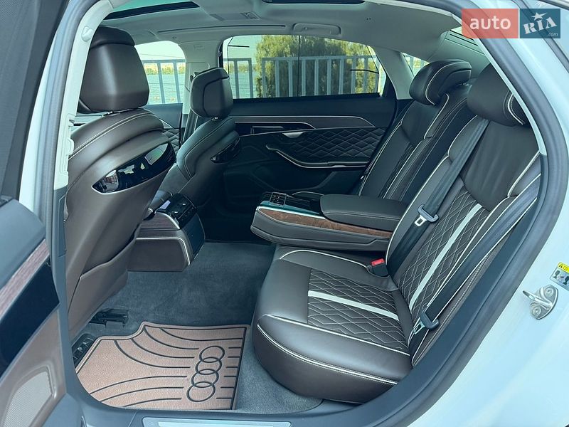 Седан Audi A8 2020 в Дніпрі
