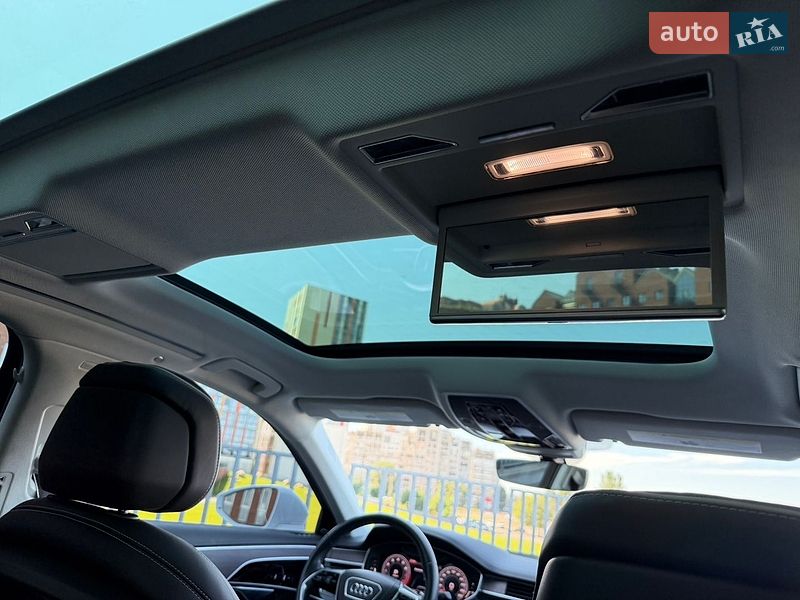Седан Audi A8 2020 в Дніпрі