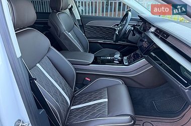 Седан Audi A8 2020 в Дніпрі
