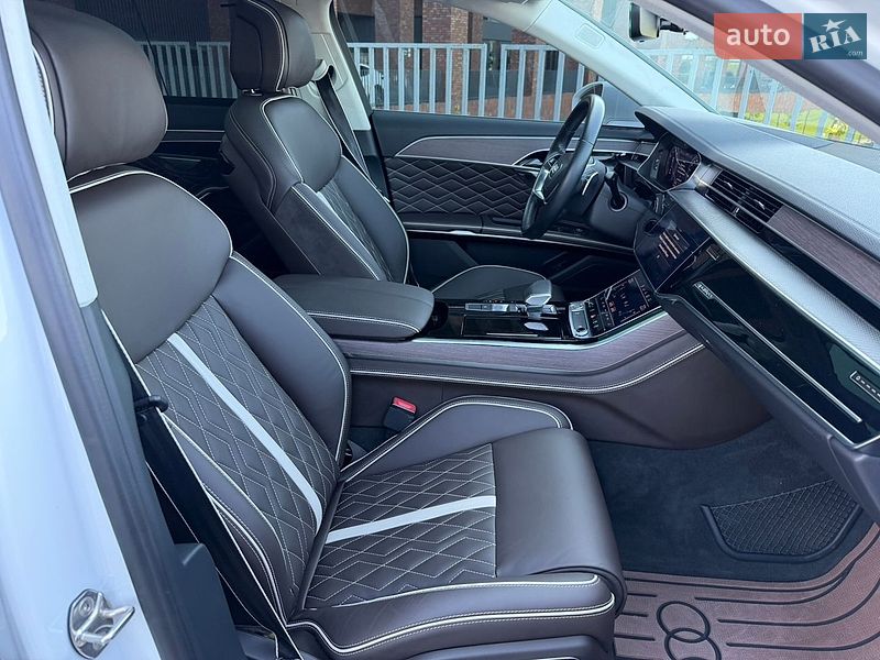 Седан Audi A8 2020 в Дніпрі
