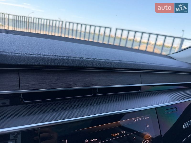 Седан Audi A8 2020 в Дніпрі
