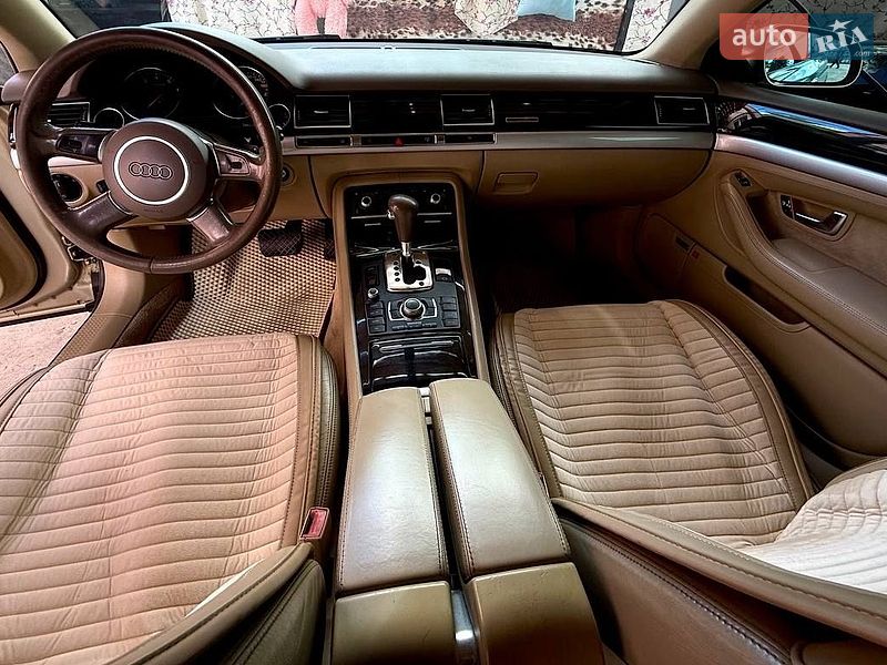 Седан Audi A8 2003 в Бурыни