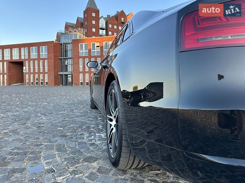Седан Audi A8 2013 в Днепре