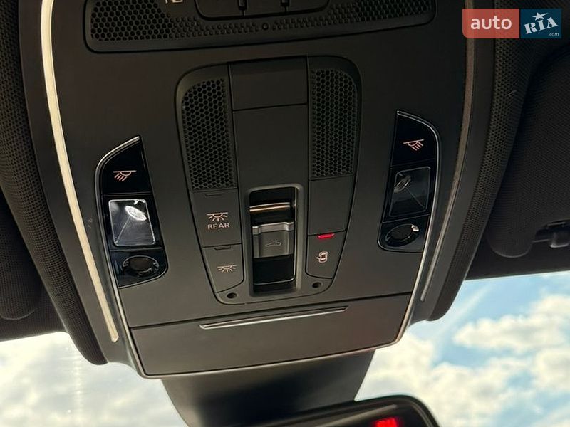 Седан Audi A8 2013 в Одессе