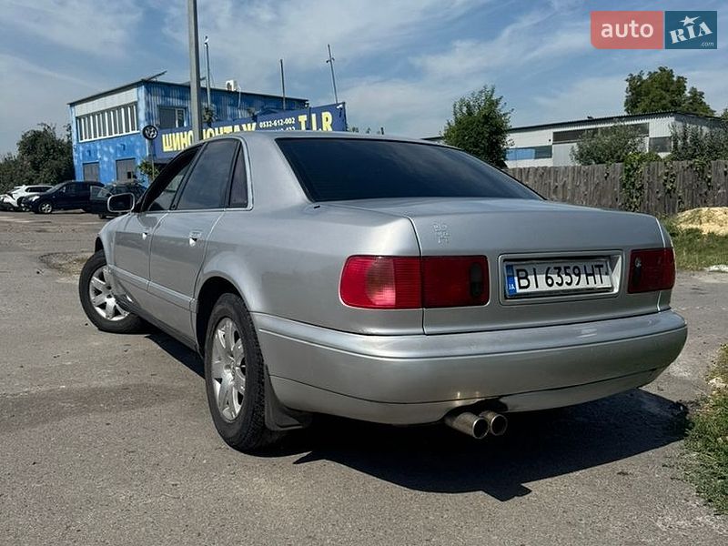 Седан Audi A8 1995 в Полтаве