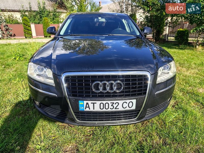 Седан Audi A8 2009 в Долине