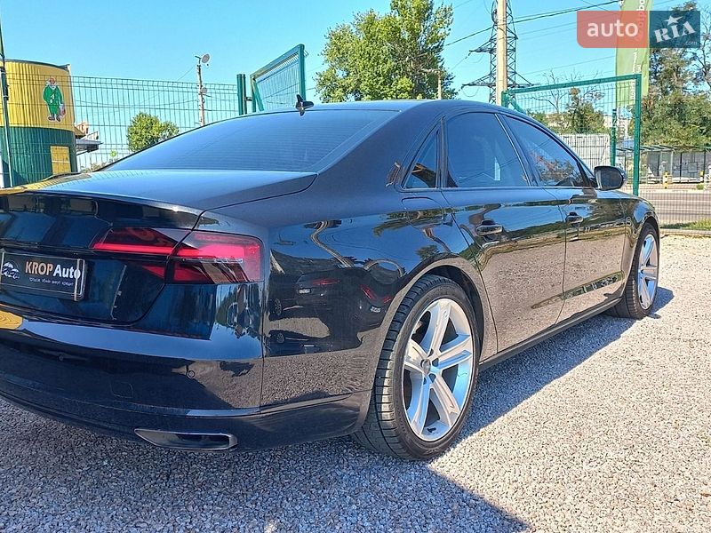 Седан Audi A8 2015 в Кропивницькому