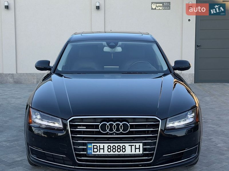 Седан Audi A8 2014 в Одесі