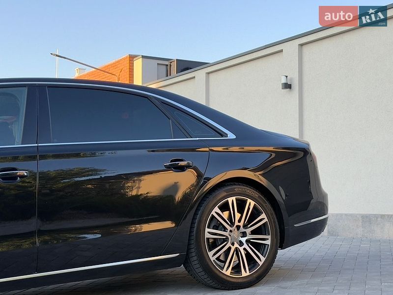 Седан Audi A8 2014 в Одессе