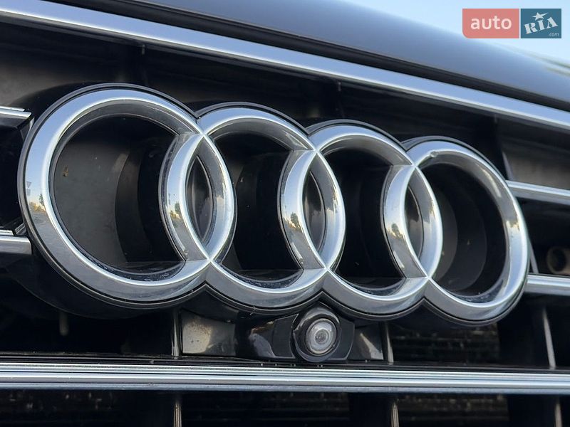 Седан Audi A8 2014 в Одессе