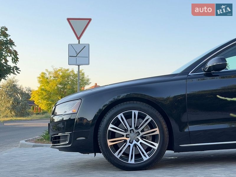 Седан Audi A8 2014 в Одессе