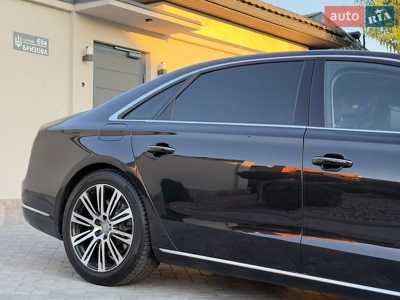 Седан Audi A8 2014 в Одессе