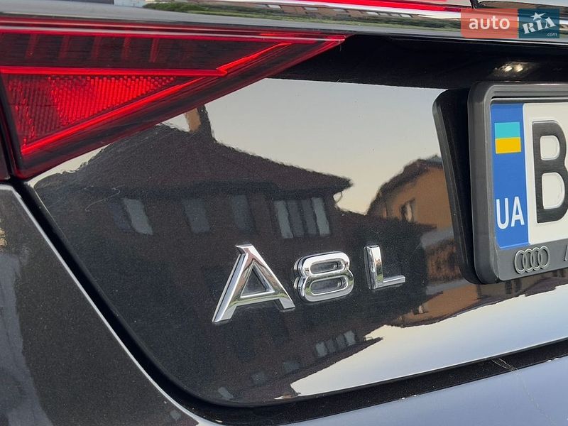 Седан Audi A8 2014 в Одесі