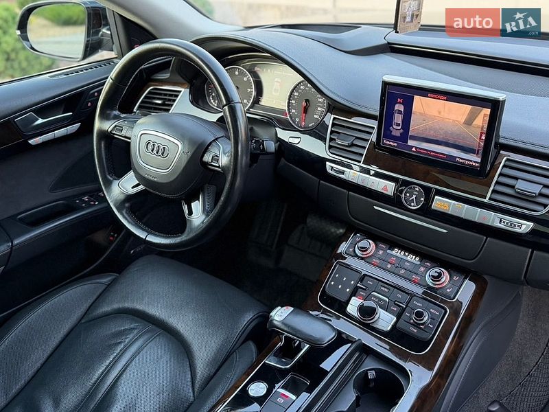 Седан Audi A8 2014 в Одесі