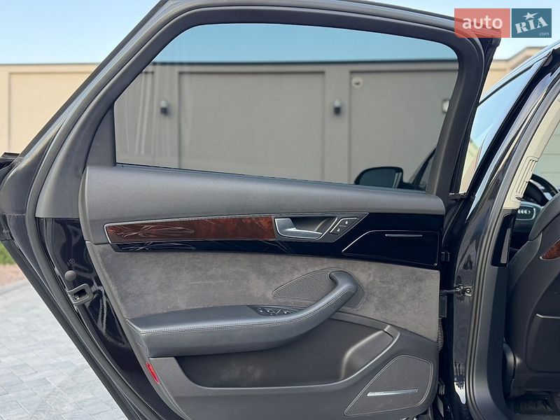 Седан Audi A8 2014 в Одессе